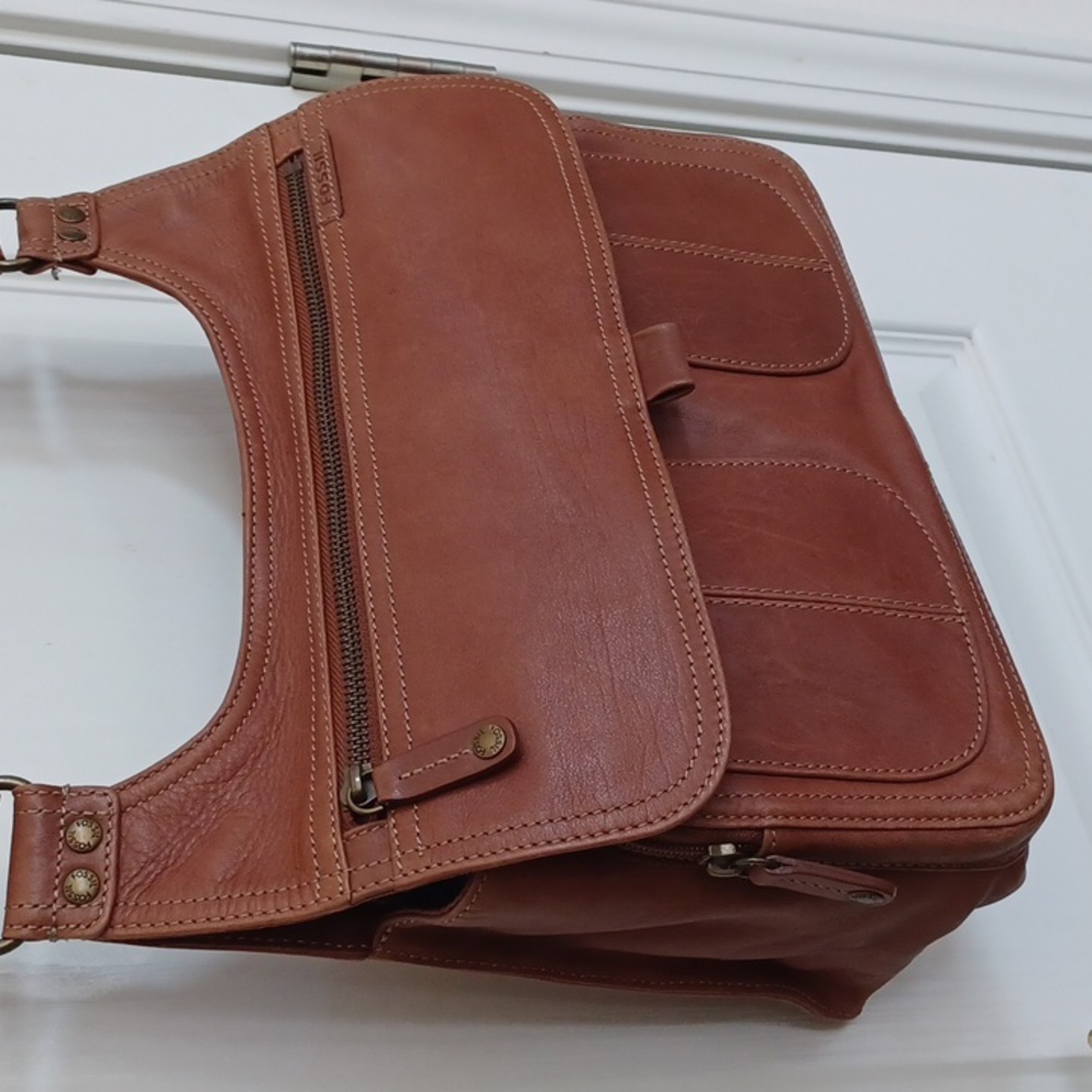 Fossil Leather Flap Organizer Bag!